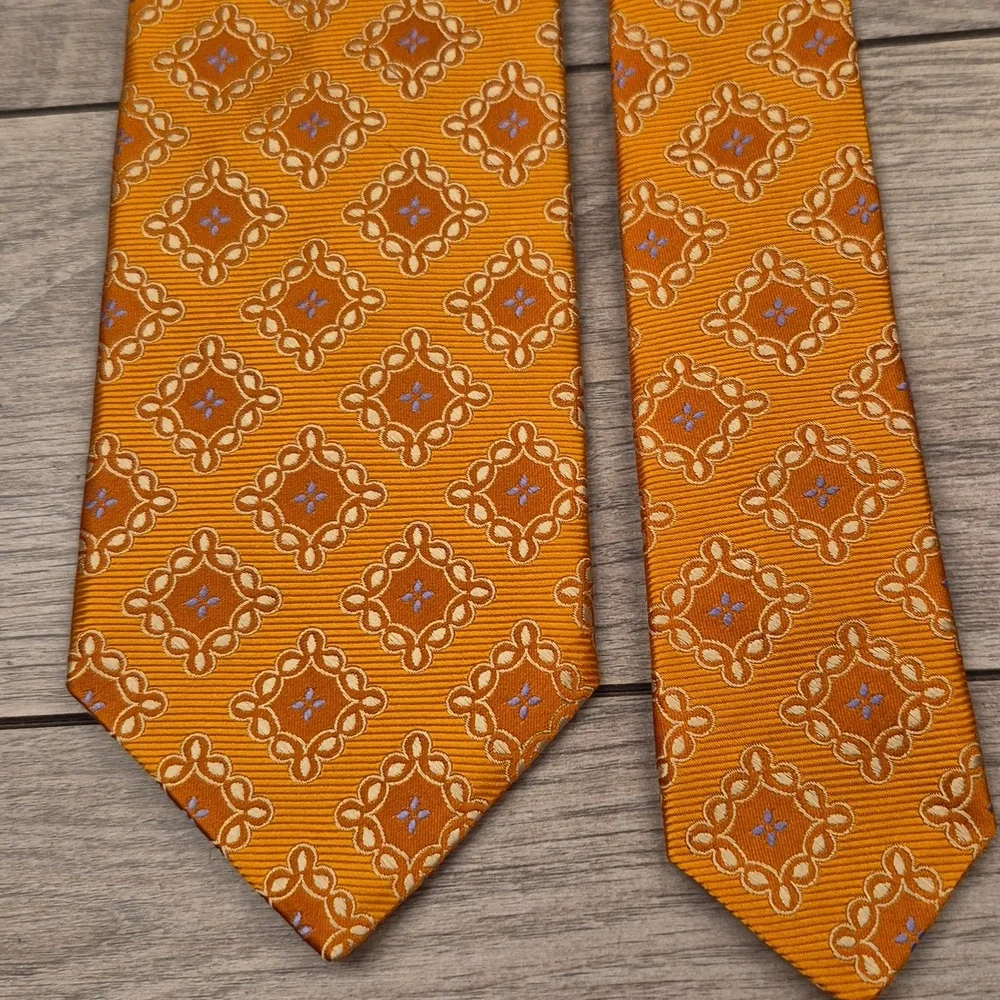 IKE BEHAR Metallic Orange Textured‎ Abstract Diamonds Pattern Mens Silk Tie